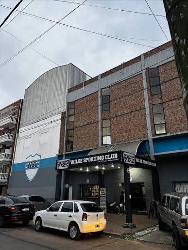 Fachada del Wilde Sporting Club en Mariano Moreno 6052